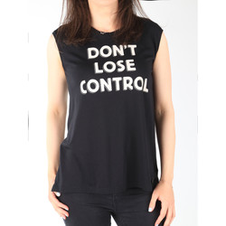 Ruhák Női Trikók / Ujjatlan pólók Lee T-shirt  Muscle Tank Black L42CPB01 Fekete 