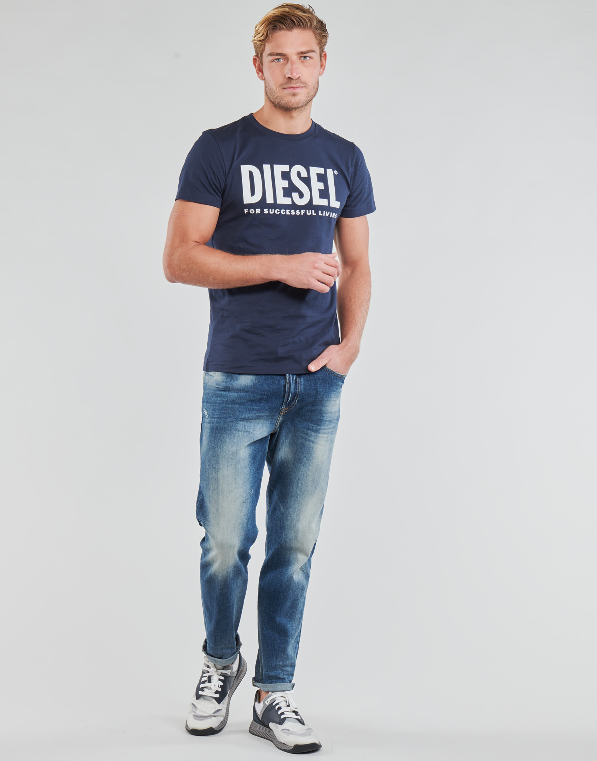 Ruhák Férfi Egyenes szárú farmerek Diesel D-FINNING Kék / Átlagos