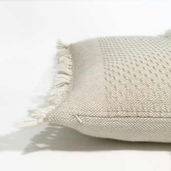 Malagoon Offwhite fringe cushion Fehér