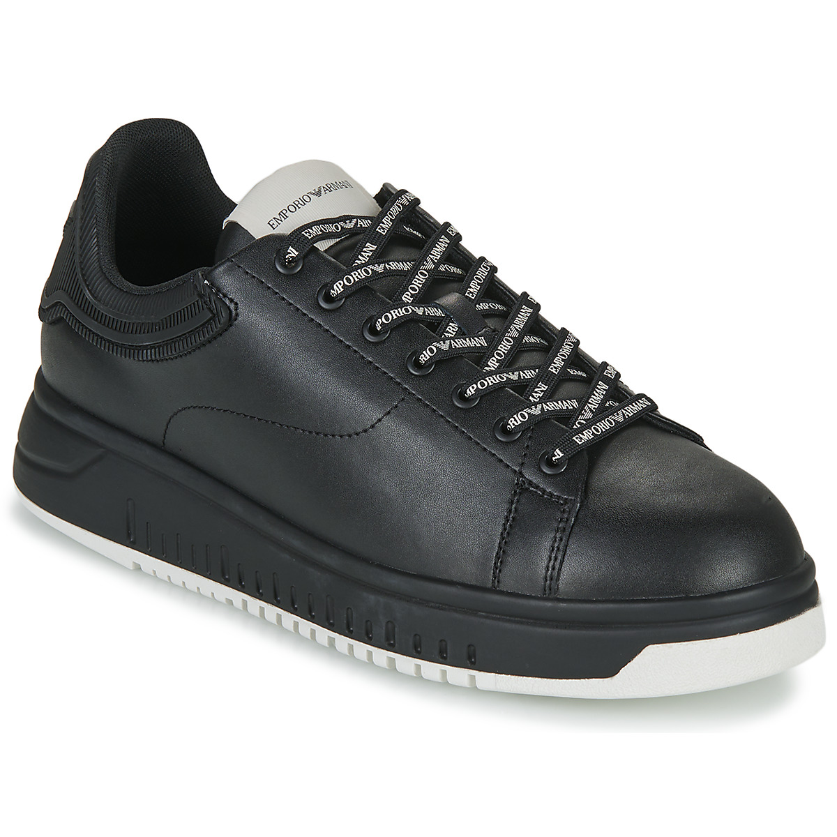 Cipők Férfi Rövid szárú edzőcipők Emporio Armani X4X264-XN001-K001 Fekete 