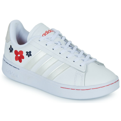 Cipők Női Rövid szárú edzőcipők Adidas Sportswear GRAND COURT ALPHA Fehér / Virágok