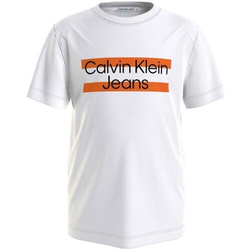 Ruhák Fiú Rövid ujjú pólók Calvin Klein Jeans  Fehér