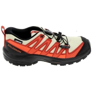 Cipők Fiú Rövid szárú edzőcipők Salomon XA Pro V8 CSWP K Orange Narancssárga