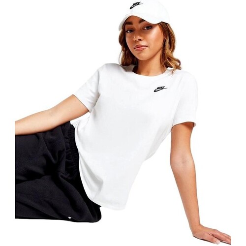 Ruhák Női Rövid ujjú pólók Nike CAMISETA BLANCA MUJER  DX7902 Fehér