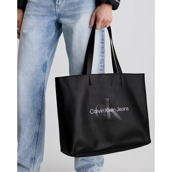 Calvin Klein Jeans K60K6108250GL Fekete 