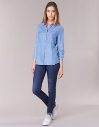 Ruhák Női Skinny farmerek Armani jeans HERTION Kék